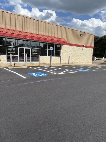 3390 US-61, Memphis, TN for lease - Interior Photo - Image 2 of 10