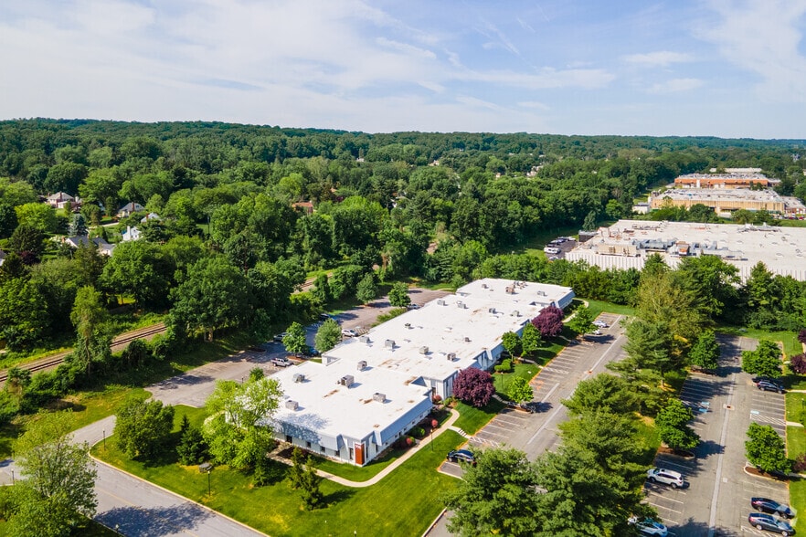 998 Old Eagle School Rd, Wayne, PA for lease - Aerial - Image 3 of 9