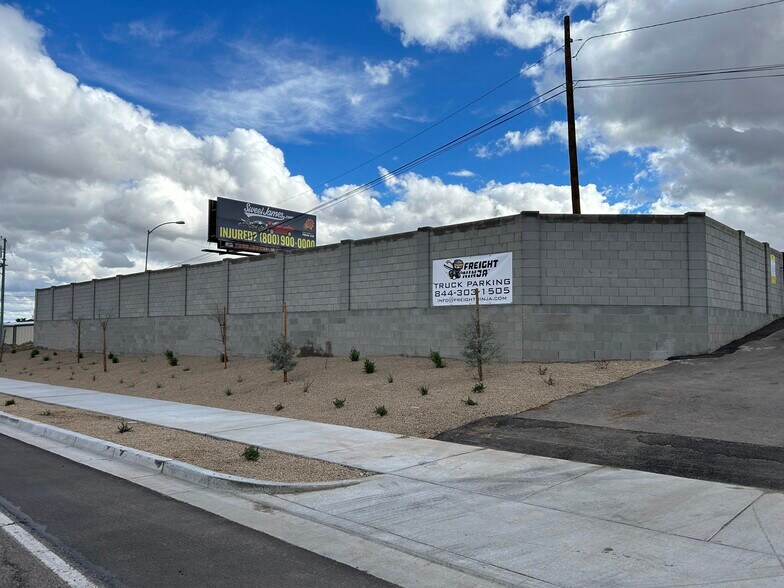12417 W Glendale Ave, Glendale, AZ à louer - Photo du bâtiment - Image 3 de 6