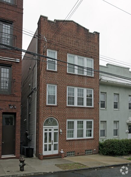 87 Montgomery Ave, Staten Island, NY à vendre - Photo principale - Image 1 de 2