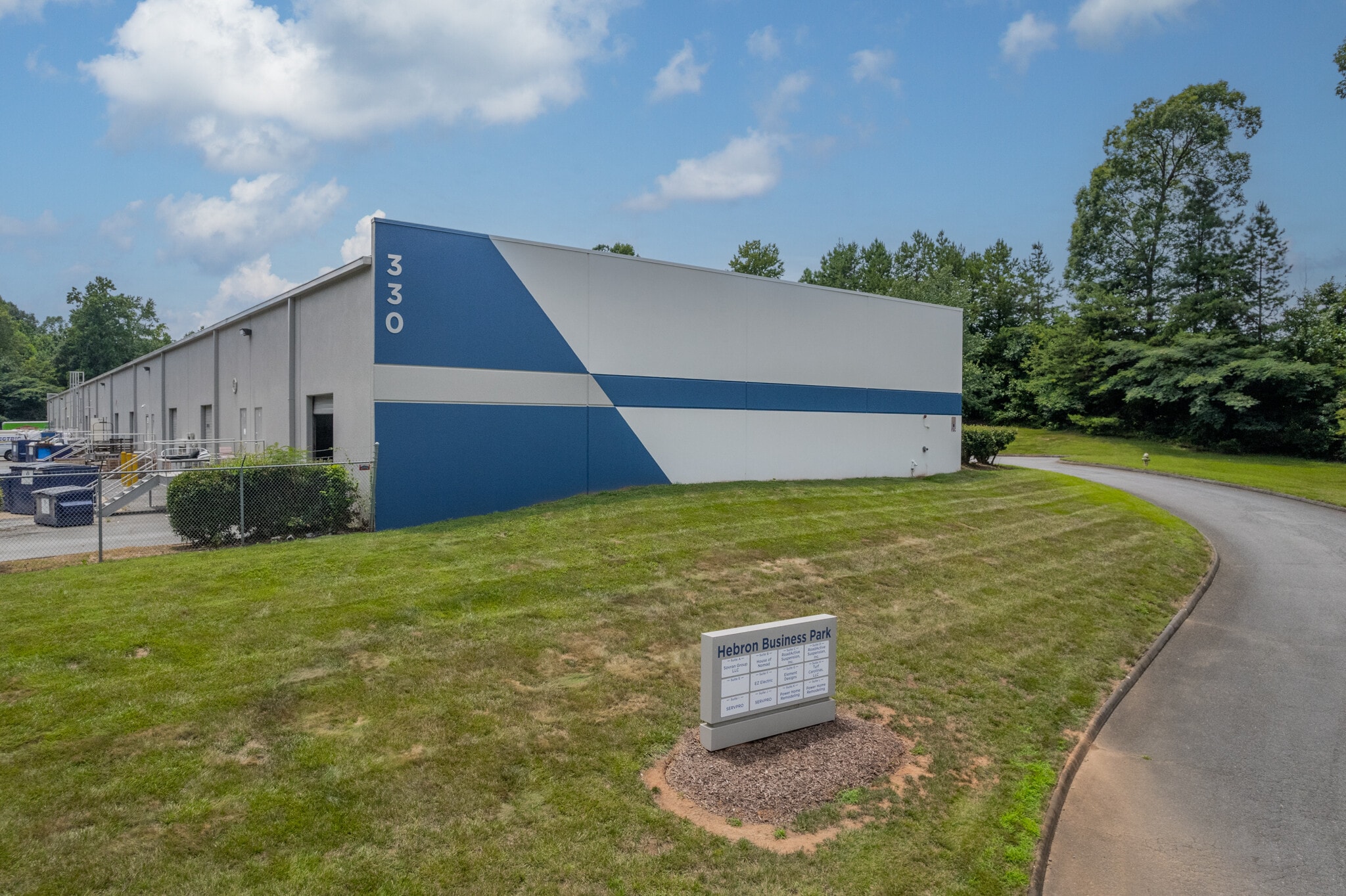 330 Hebron St, Charlotte, NC for lease Primary Photo- Image 1 of 6