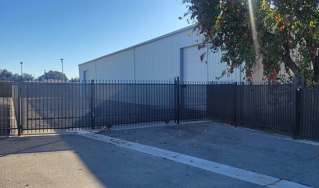 Plus de détails pour 445 E Menlo Ave, Hemet, CA - Industriel à vendre