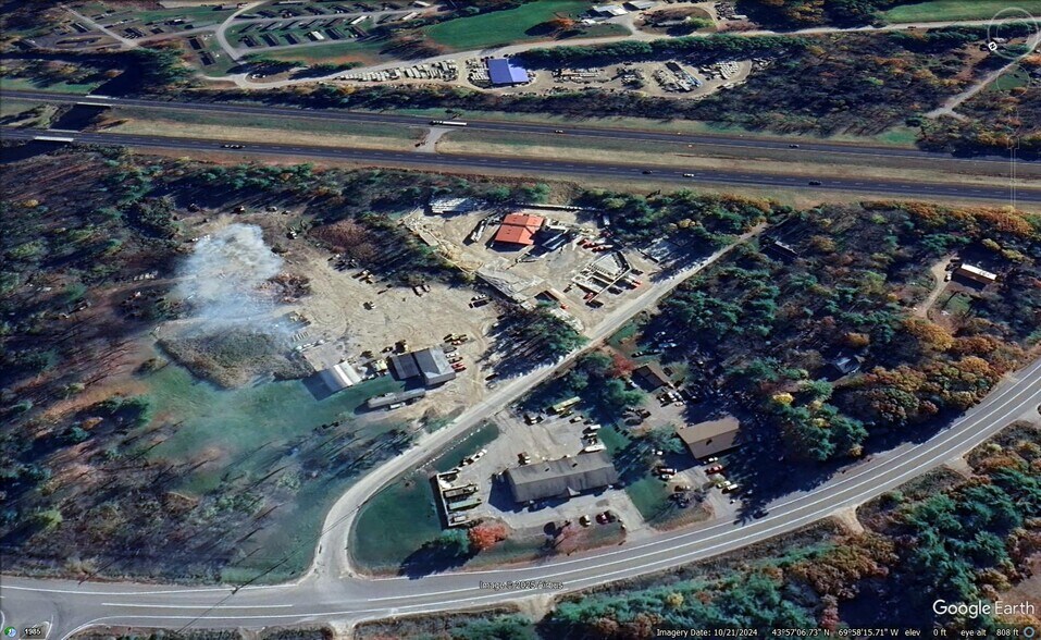 16 Meadow Road Ext, Topsham, ME for lease - Primary Photo - Image 1 of 6