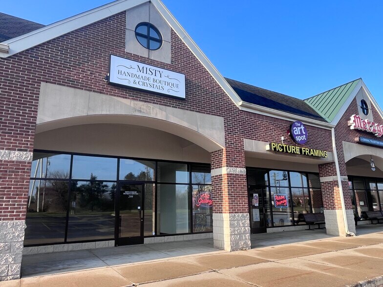 245-305 Zeeb Rd, Ann Arbor, MI à louer - Photo du bâtiment - Image 2 de 4