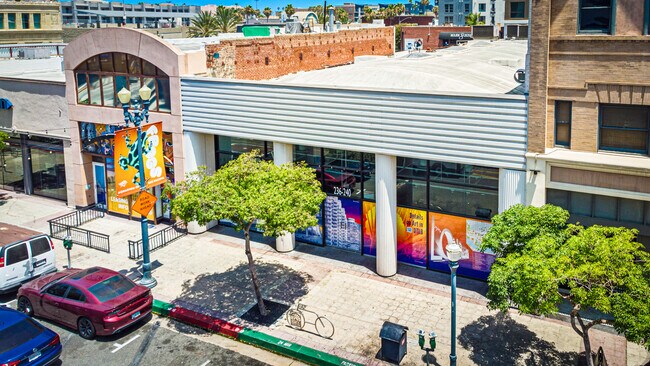 Plus de détails pour 236-242 Pine Ave, Long Beach, CA - Commerce de détail à louer
