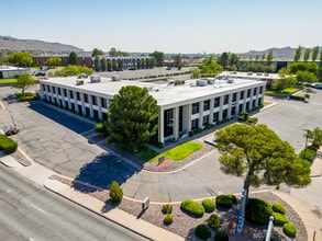 444 Executive Center Blvd, El Paso, TX à louer Photo du bâtiment- Image 1 de 3