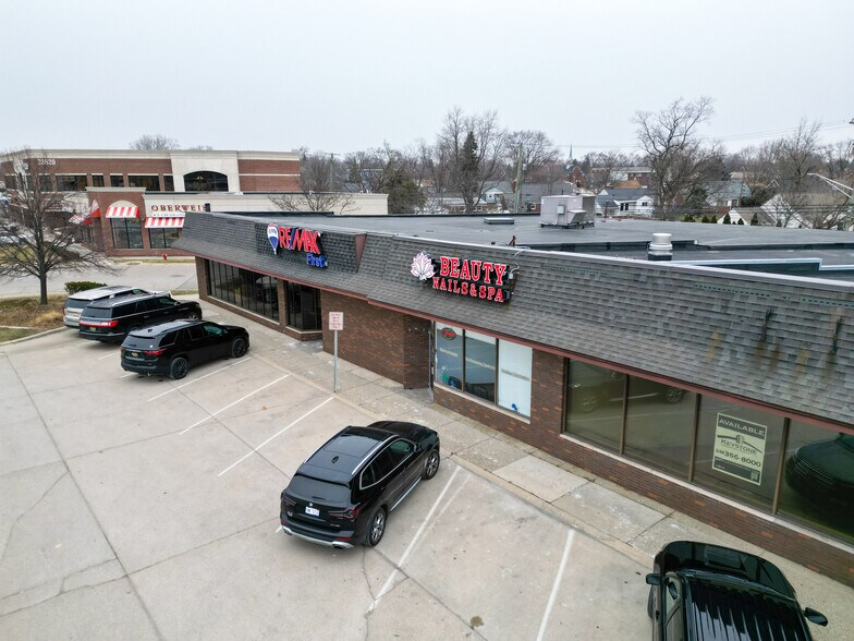 32778-32782 Woodward Ave, Royal Oak, MI à vendre - Photo du bâtiment - Image 2 de 10