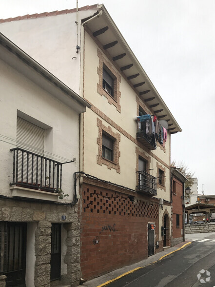 Calle Pizarro, 31, Pedrezuela, Madrid for lease - Building Photo - Image 2 of 2