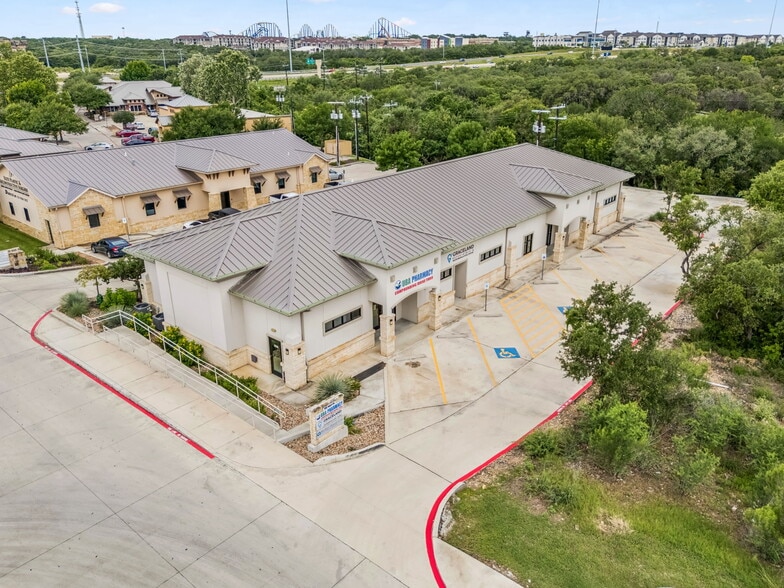 2003 Rogers Rd, San Antonio, TX for lease - Building Photo - Image 2 of 8