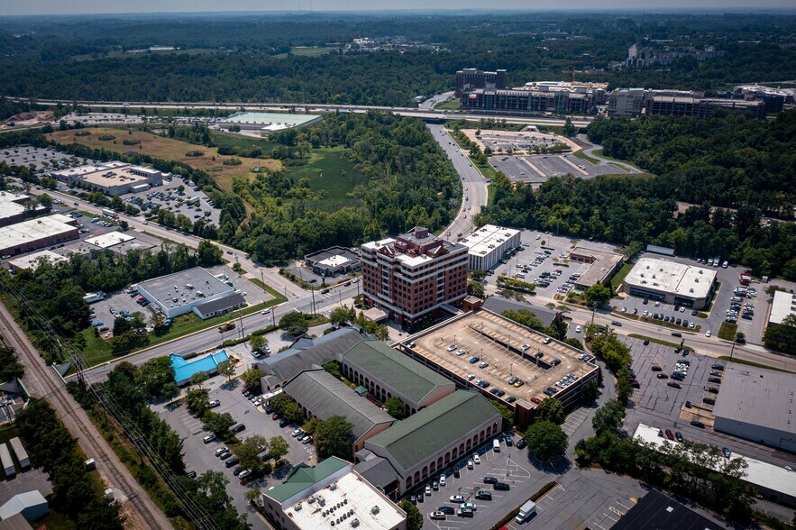 90 Painters Mill Rd, Owings Mills, MD à louer - Photo du bâtiment - Image 3 de 24