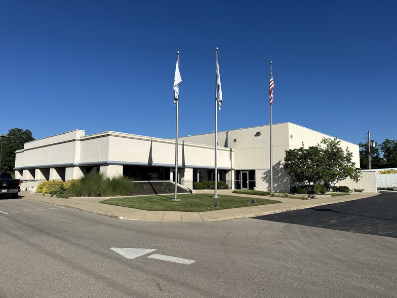 3737 Round Bottom Rd, Cincinnati, OH for lease - Primary Photo - Image 1 of 19