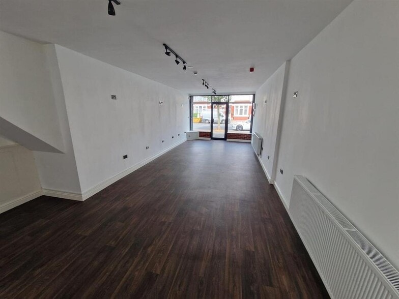 213 Seaview Rd, Wallasey for lease - Building Photo - Image 2 of 6