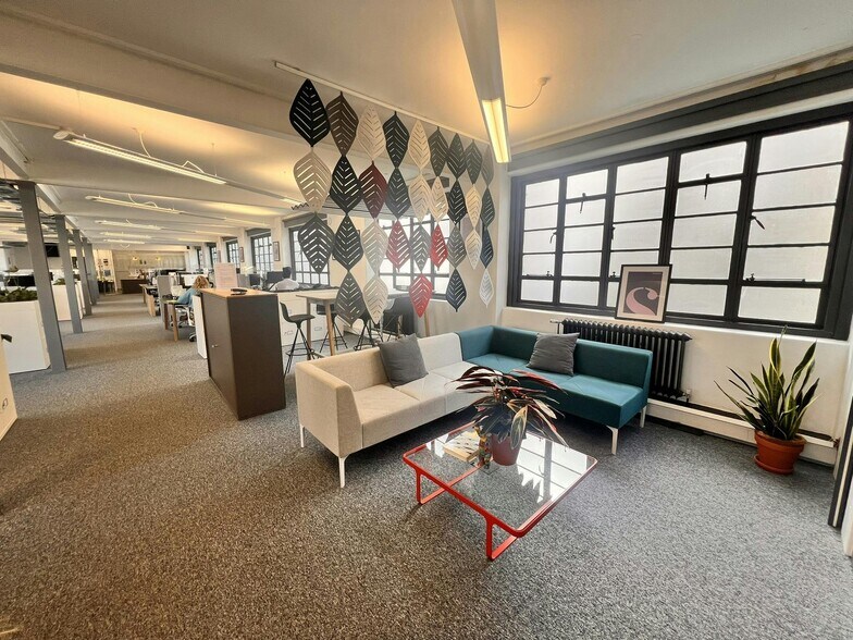 5-6 Underhill St, Londres à louer - Photo du bâtiment - Image 2 de 18