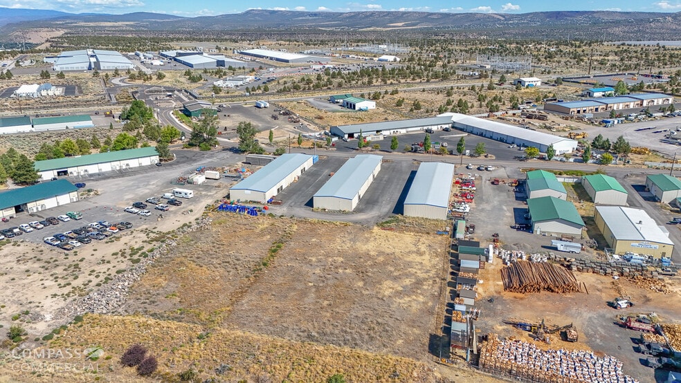 Prime Owner-User Industrial Opportunity portfolio of 4 properties for sale on LoopNet.ca - Building Photo - Image 2 of 10