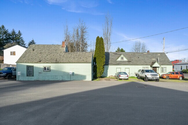 More details for 764 NE Main St, Willamina, OR - Multifamily for Sale
