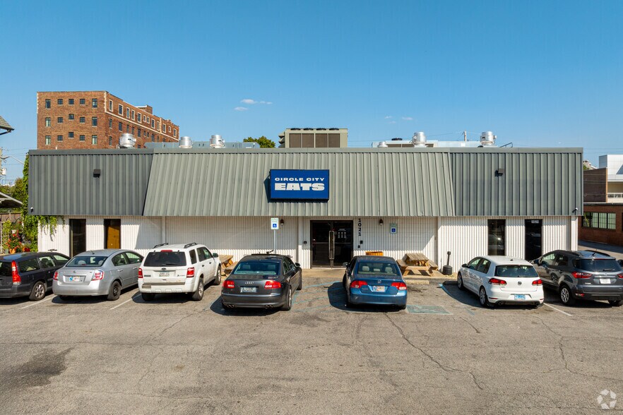 1021 N Pennsylvania St, Indianapolis, IN à louer - Photo du bâtiment - Image 3 de 21