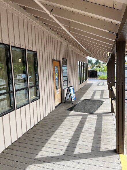 1219 Applegate St, Philomath, OR à vendre - Photo du bâtiment - Image 2 de 13