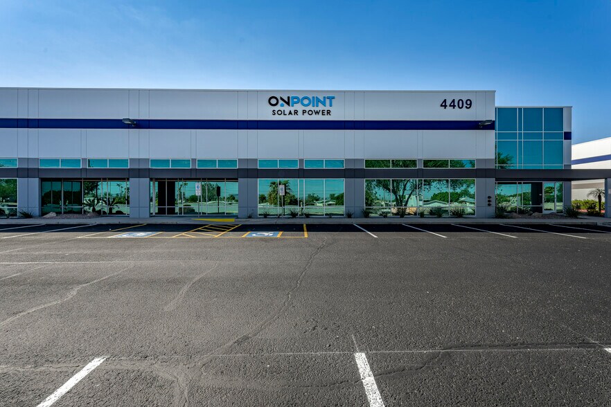 4409 E Baseline Rd, Phoenix, AZ à louer - Photo du bâtiment - Image 2 de 15