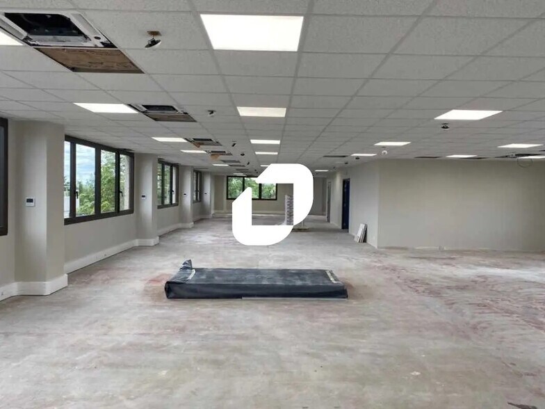 Bureau dans Osny à louer - Photo intérieure - Image 3 de 8