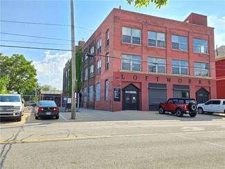 Plus de détails pour 1667 E 40th St, Cleveland, OH - Bureau à vendre