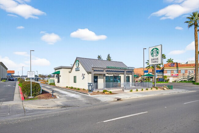 Plus de détails pour 550 W Lacey Blvd, Hanford, CA - Commerce de détail à vendre