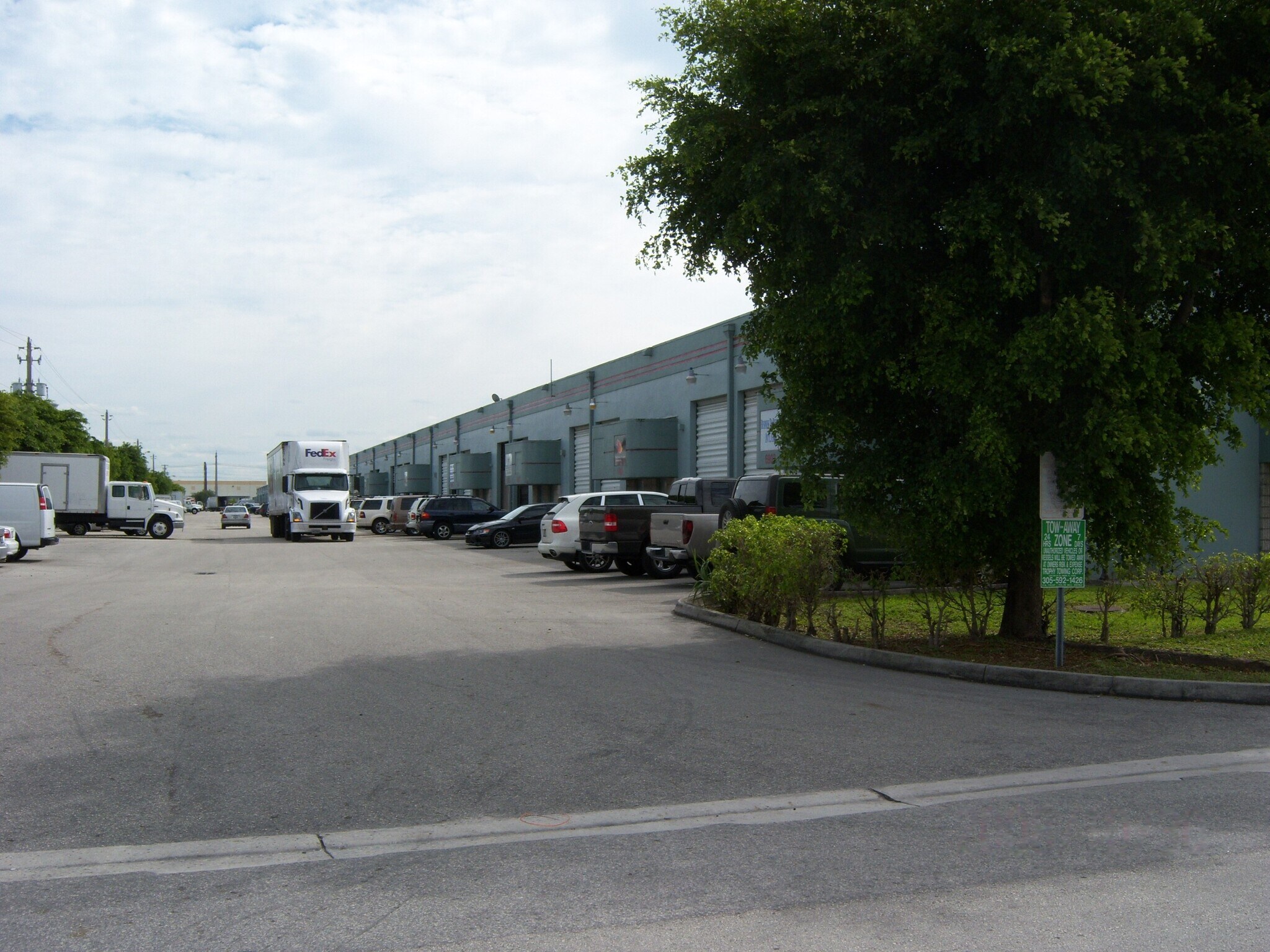 6901-6989 NW 82nd Ave, Miami, FL for lease Building Photo- Image 1 of 15