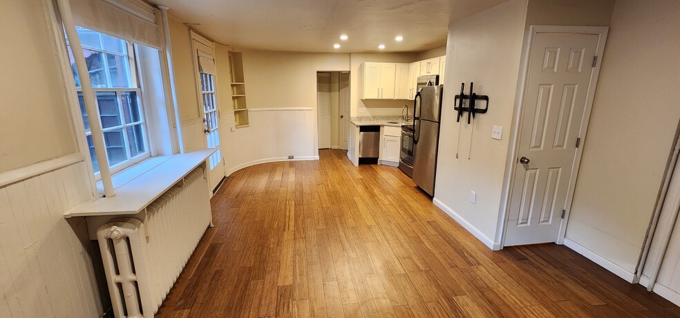 18 W Franklin St, Baltimore, MD for sale - Building Photo - Image 3 of 73