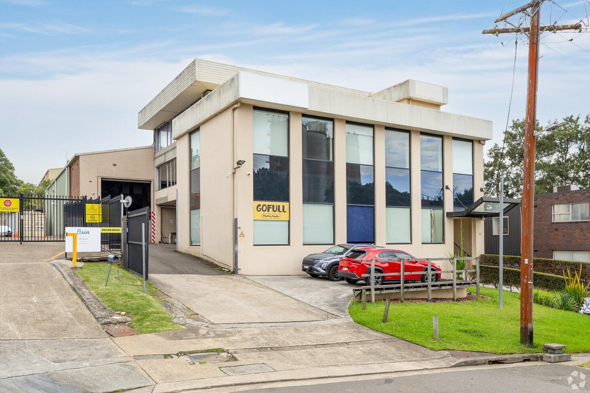6 Pioneer Ave, Thornleigh for lease Primary Photo- Image 1 of 5