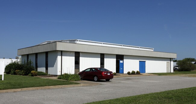 Plus de détails pour 1174 Lance Rd, Norfolk, VA - Local d'activités à louer