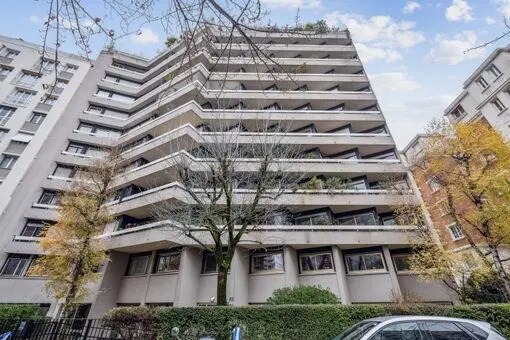 Multifamily in Paris for sale Building Photo- Image 1 of 17