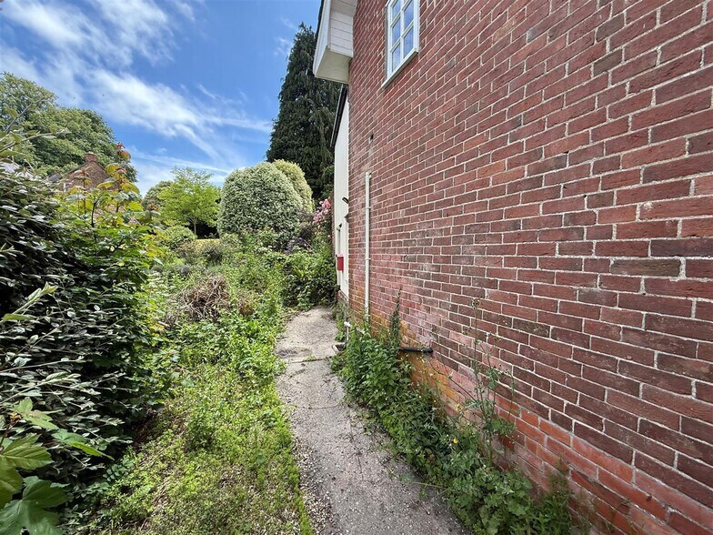 13 Fore St, Evershot à louer - Photo du bâtiment - Image 2 de 2