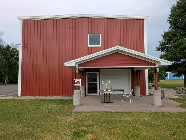 520 Blanding Woods Rd, Saint Croix Falls, WI à vendre - Photo du bâtiment - Image 2 de 9