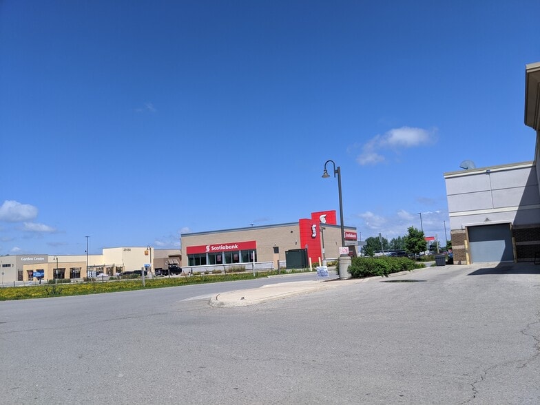 23620 Woodbine Ave, Keswick, ON à louer - Photo du bâtiment - Image 2 de 3