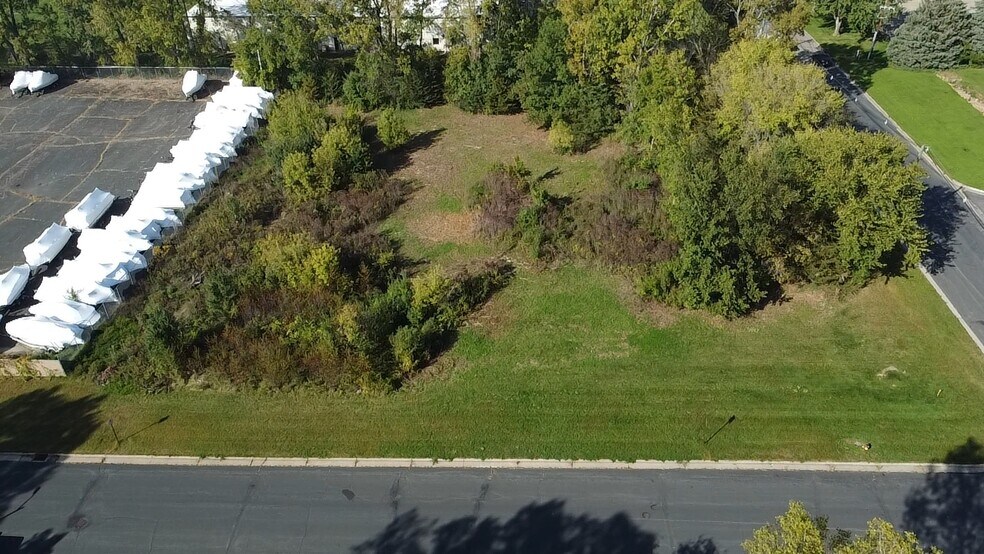 Mound View Rd, River Falls, WI à vendre - Photo du bâtiment - Image 3 de 5