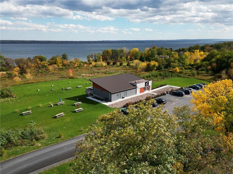 655 NY-14 Rt, Penn Yan, NY à vendre - Photo du bâtiment - Image 2 de 18