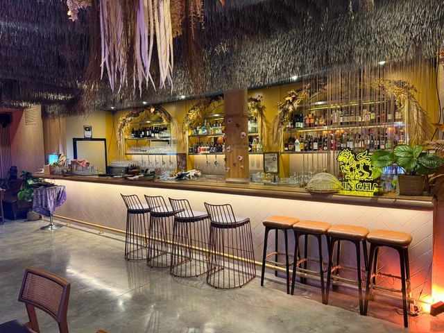 13 Barley Walk, London for lease Interior Photo- Image 1 of 2