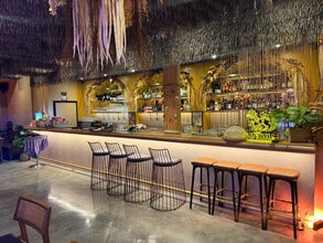 13 Barley Walk, London for lease Interior Photo- Image 1 of 2