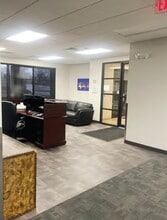 14425 College Blvd, Lenexa, KS à louer Hall d’entrée- Image 1 de 5