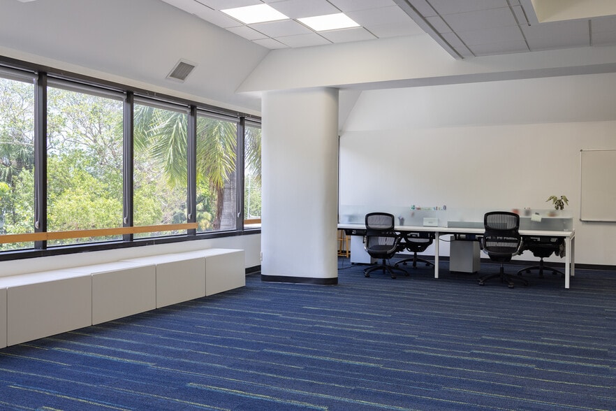 1700 E Las Olas Blvd, Fort Lauderdale, FL for lease - Interior Photo - Image 1 of 19