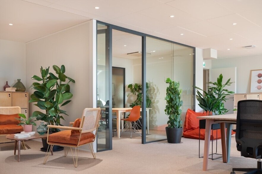 Office in Paris for lease - Interior Photo - Image 1 of 9