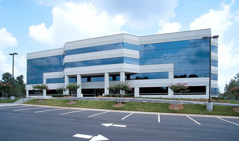 2900 Woodcock Blvd, Atlanta, GA à louer - Photo du bâtiment - Image 3 de 6