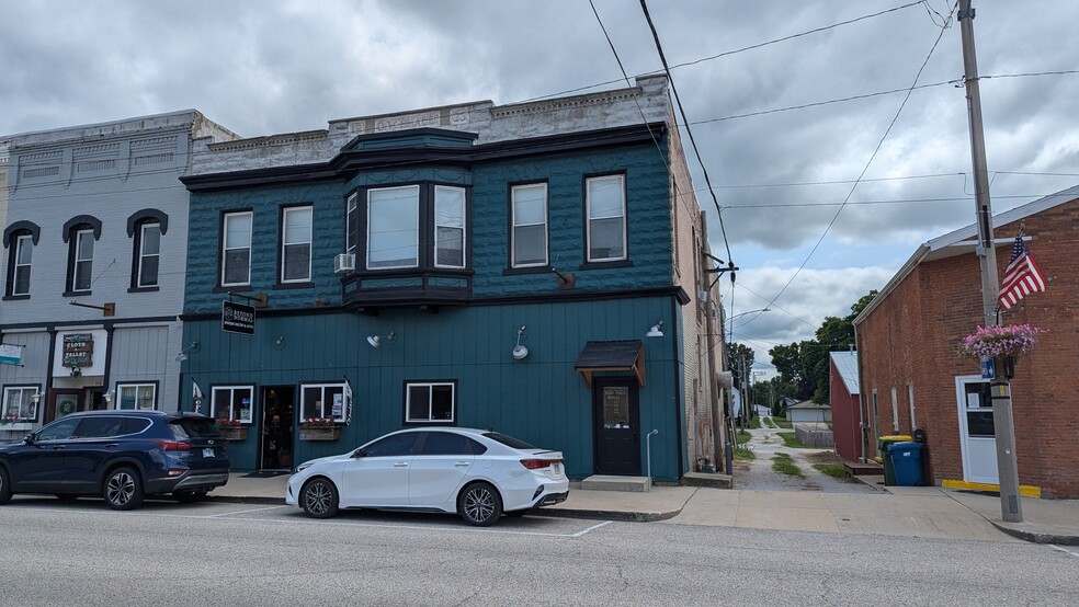 316 W Main St, Lexington, IL for lease - Building Photo - Image 1 of 3