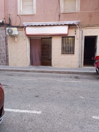 Plus de détails pour Multi-résidentiel à vendre