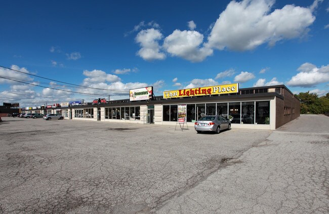Plus de détails pour 124-138 Cartwright Ave, Toronto, ON - Commerce de détail à louer