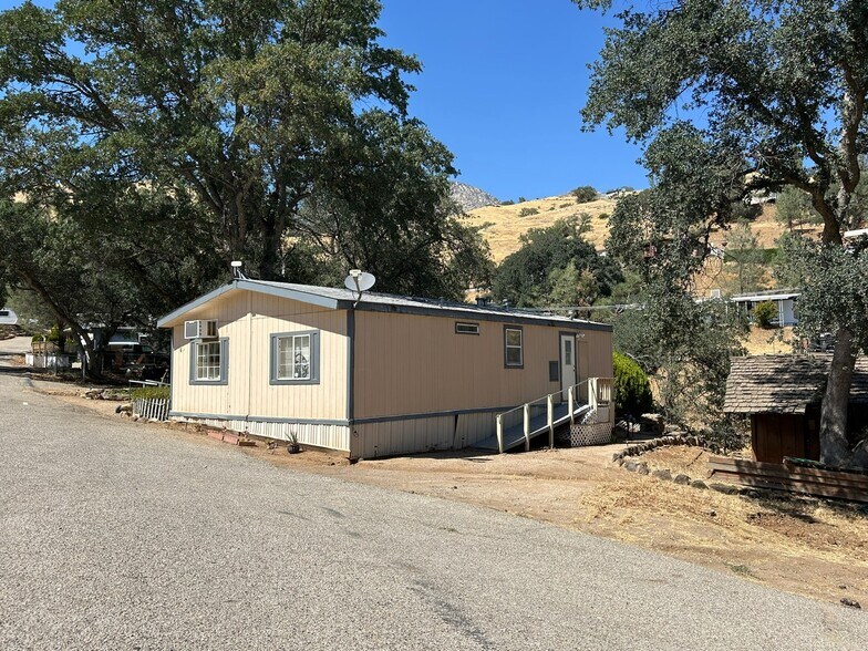 1042 Evans Rd, Wofford Heights, CA à vendre - Photo du bâtiment - Image 3 de 13