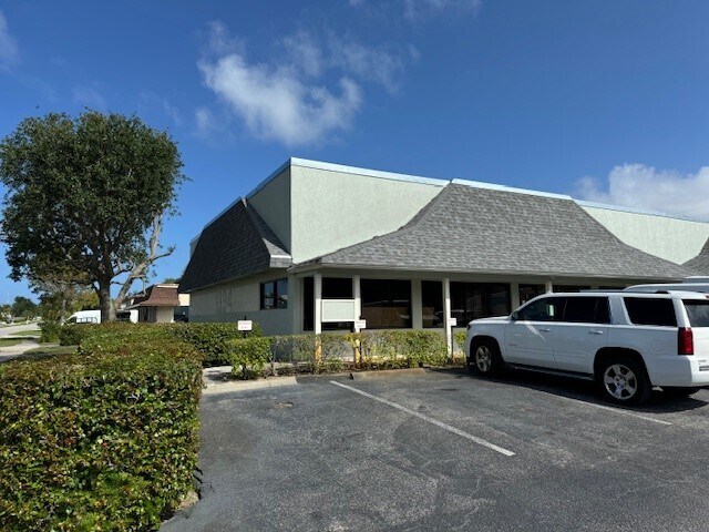 1334 S Killian Dr, Lake Park, FL à vendre Photo du bâtiment- Image 1 de 1