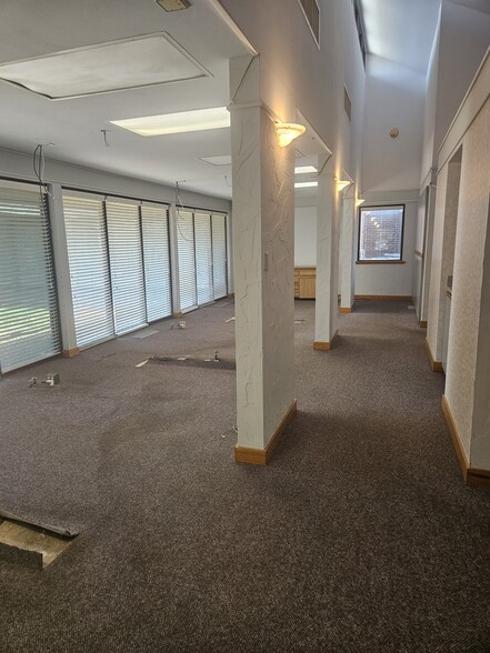 8811 E Reno Ave, Oklahoma City, OK for lease - Building Photo - Image 3 of 9