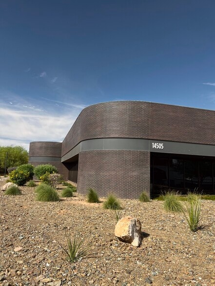 14505 N Hayden Rd, Scottsdale, AZ à louer - Photo du bâtiment - Image 2 de 8