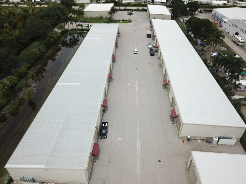 16225 Pine Ridge Rd, Fort Myers, FL for sale - Building Photo - Image 3 of 16