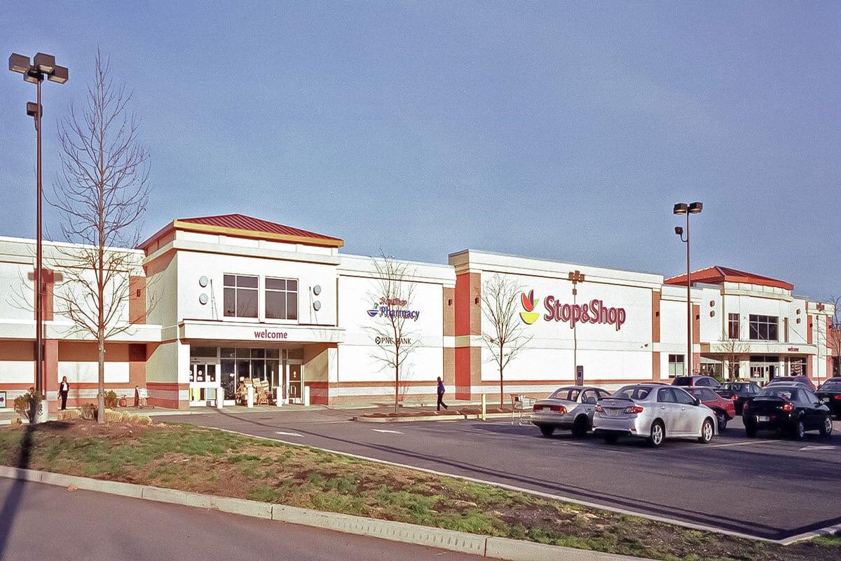 370 W Pleasantview Ave, Hackensack, NJ for lease Building Photo- Image 1 of 4